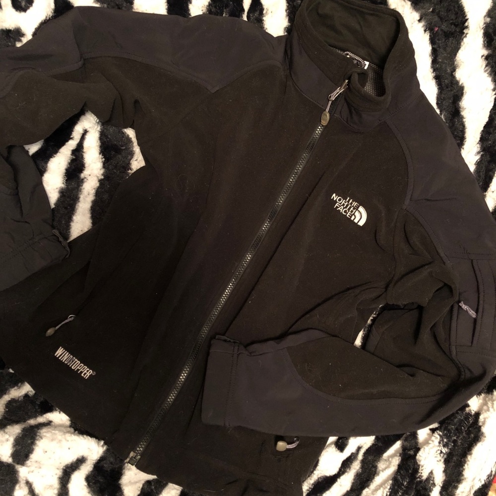 BLACK NORTH FACE WIND STOPPER , THERMAL INSIDE, adult small, zip front, thick